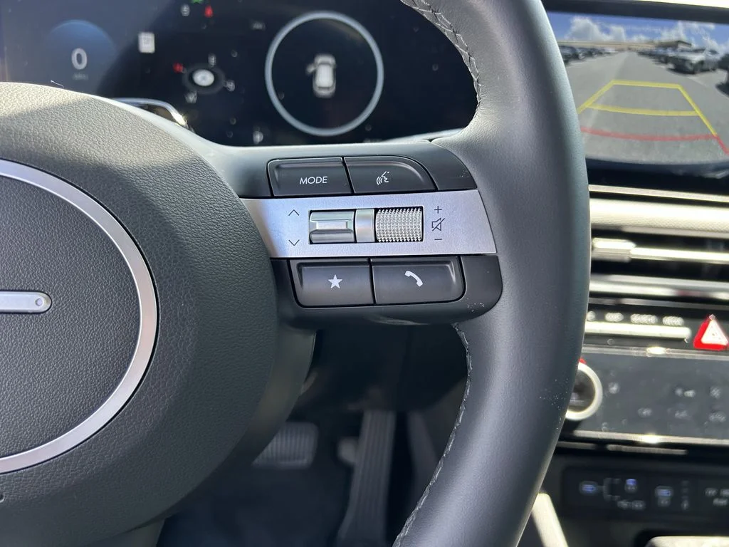 Used 2025 Gray Hyundai SEL Convenience image 33