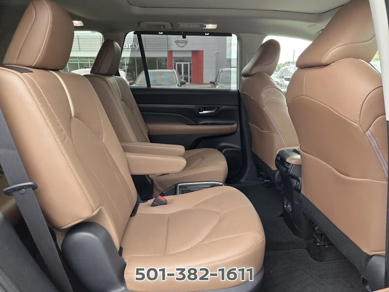 Used 2024 Pearl TOYOTA PLATINUM AWD image 22