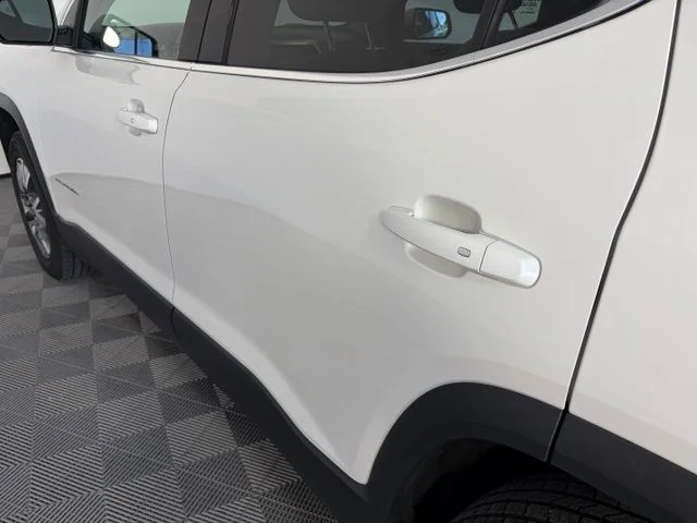 Used 2023 White GMC SLT image 10