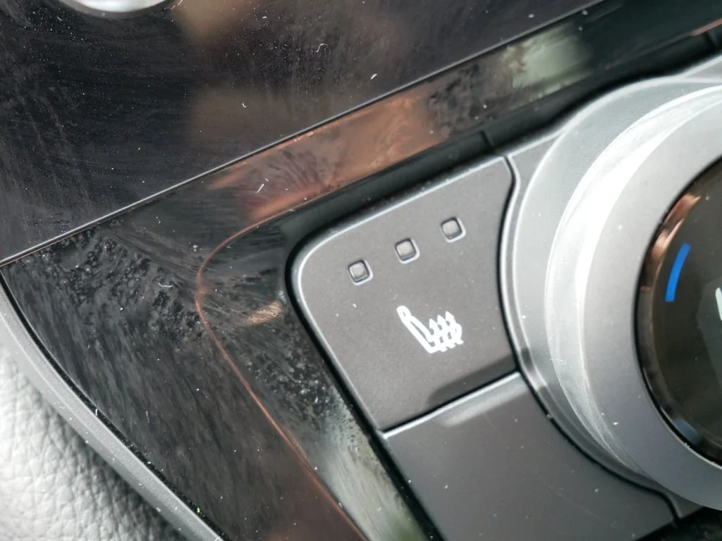 Used 2025  Toyota XLE image 25