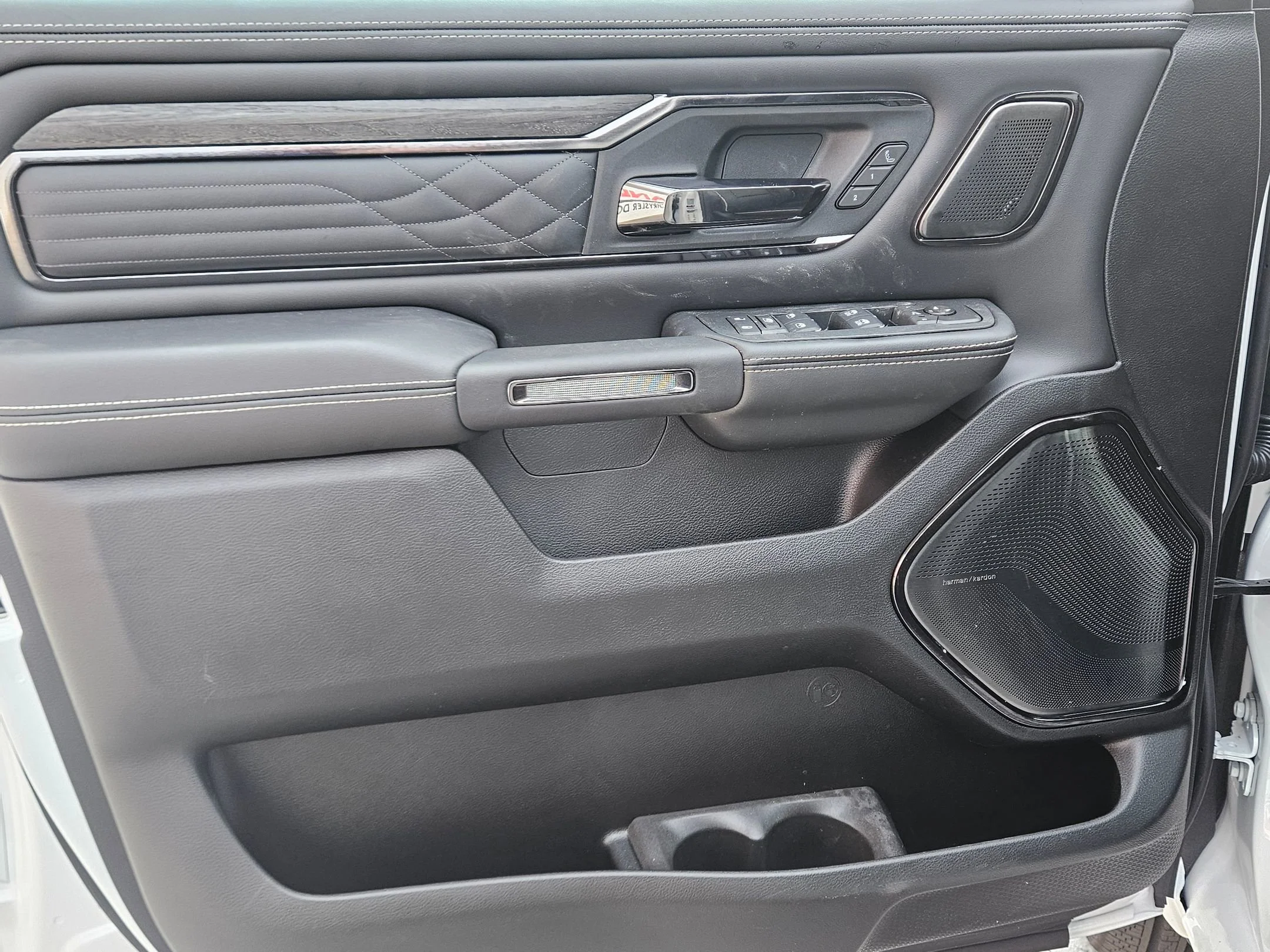 2026 RAM 1500 Limited - Photo 15
