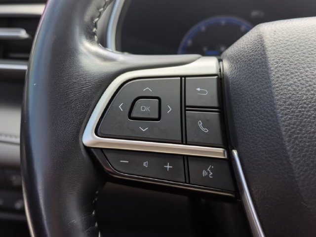 Certified Used 2023  Toyota Platinum image 18