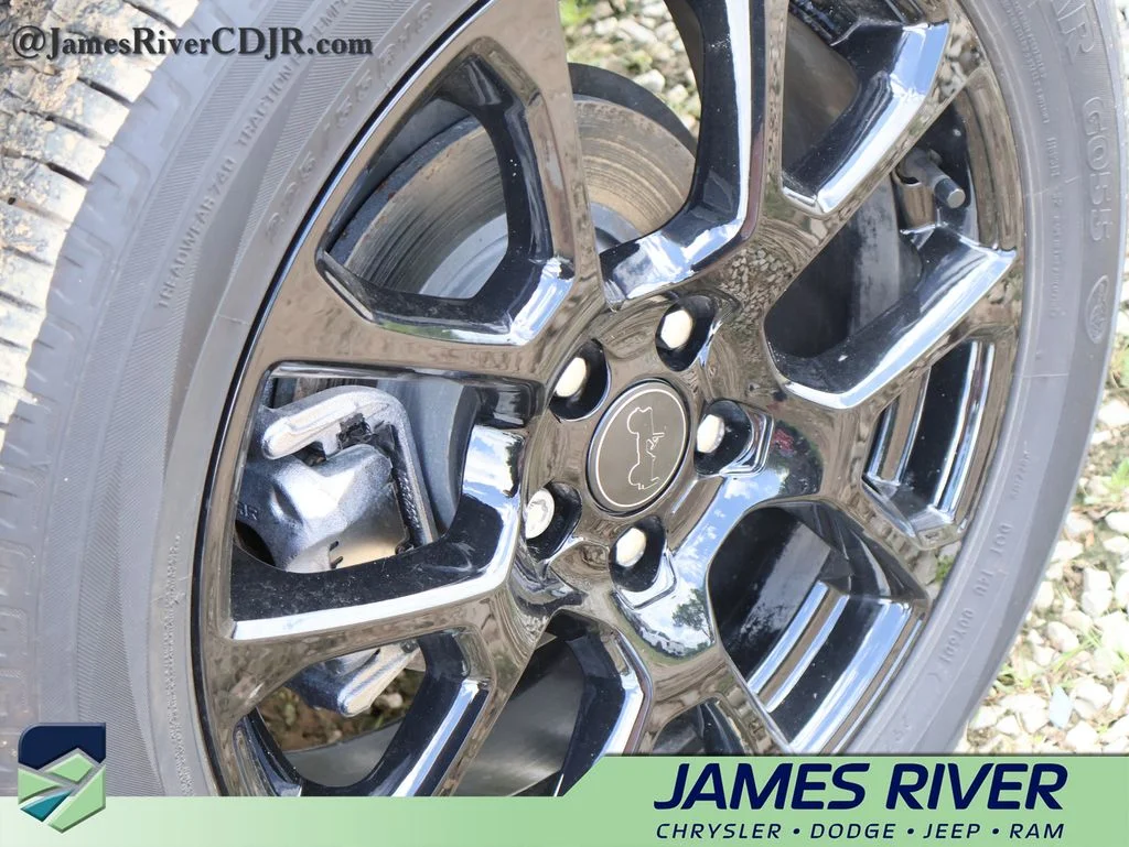 Used 2025 Red Jeep Latitude image 20