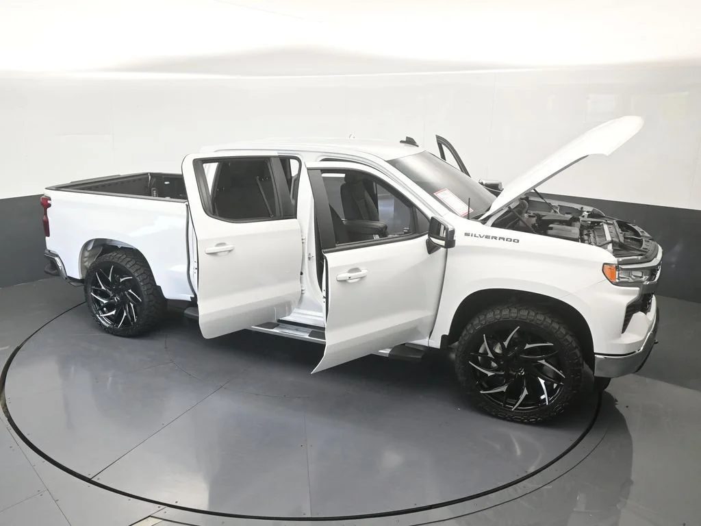 Used 2026 Summit White Chevrolet LT image 72