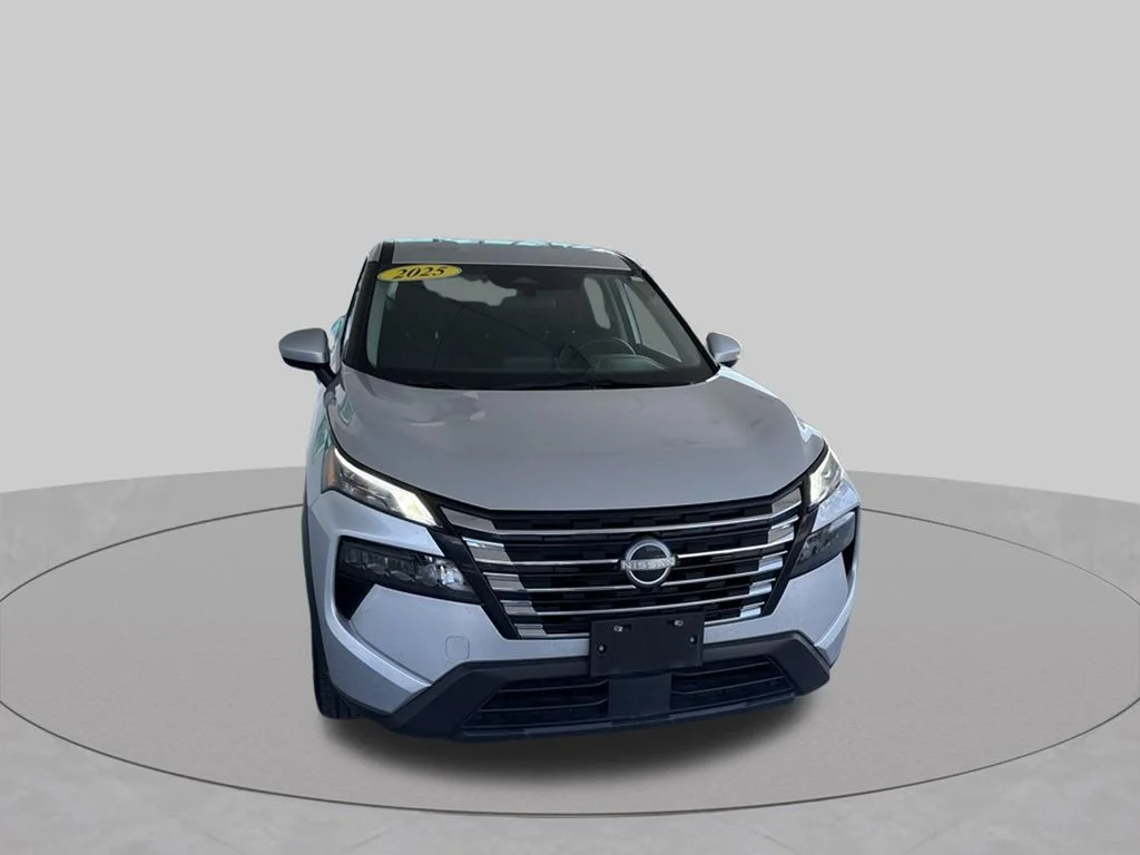 Used 2025 Silver Nissan SV image 14