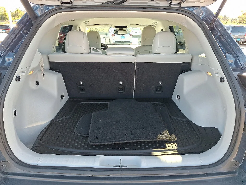 Used 2021 Blue Jeep Latitude Lux image 27