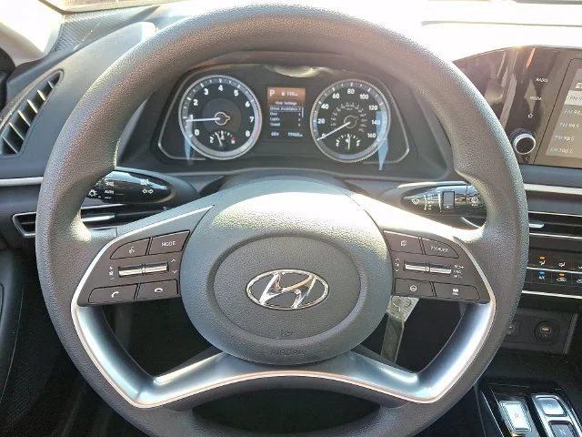 Certified Used 2023 Red Hyundai SE image 17
