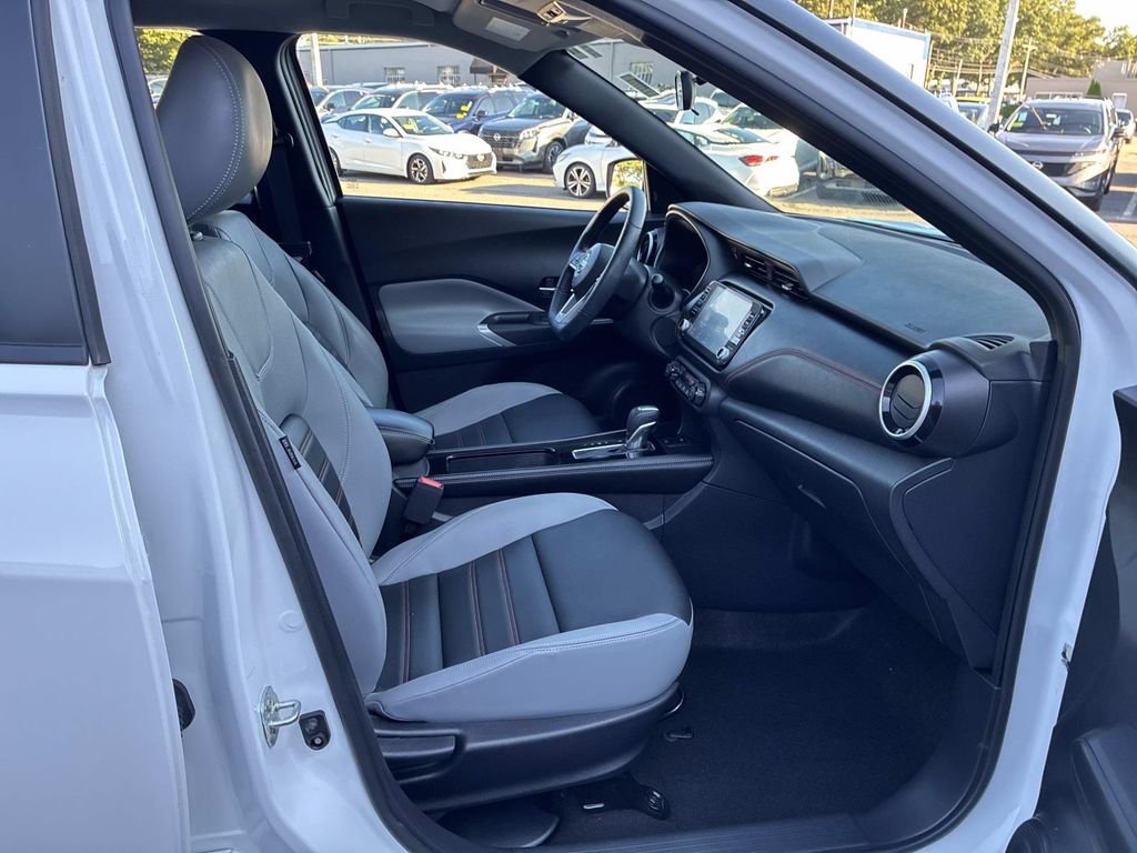Used 2023 White Nissan SR image 10