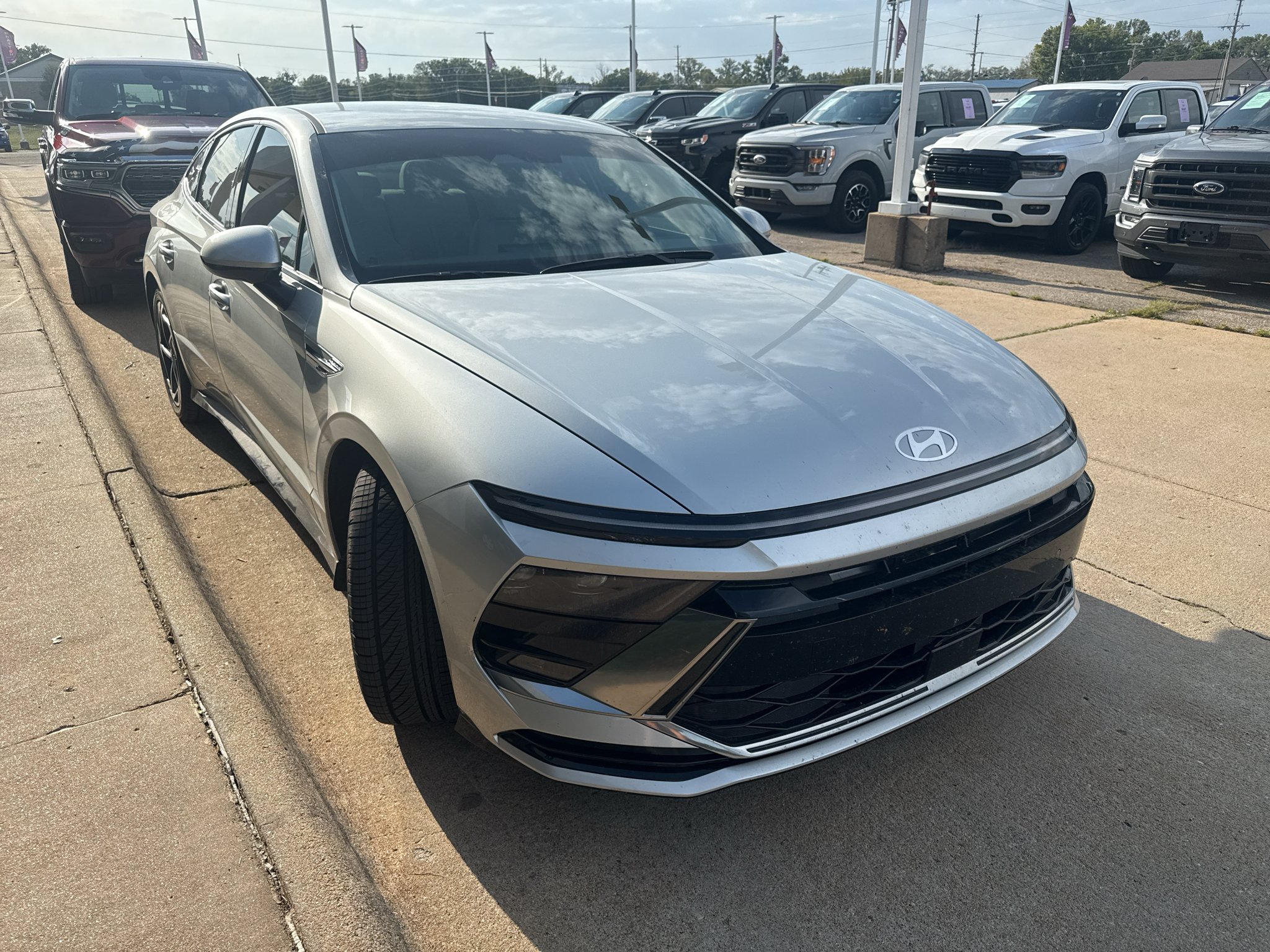 Used 2026 Aero Silver Hyundai SEL image 9