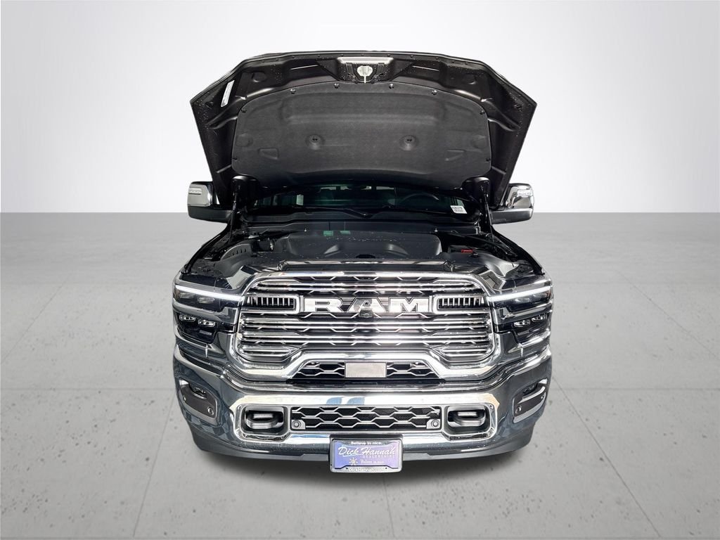 New 2026 Granite Crystal Metallic Clear-Coat Exterior Paint RAM Laramie image 22