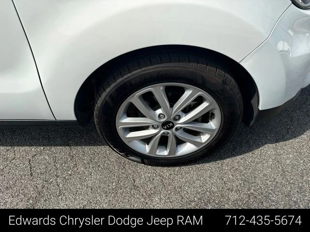 Used 2019 White Kia Plus image 12
