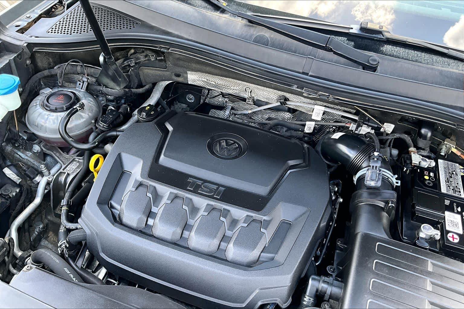 Used 2023 Platinum Gray Metallic Volkswagen S image 31