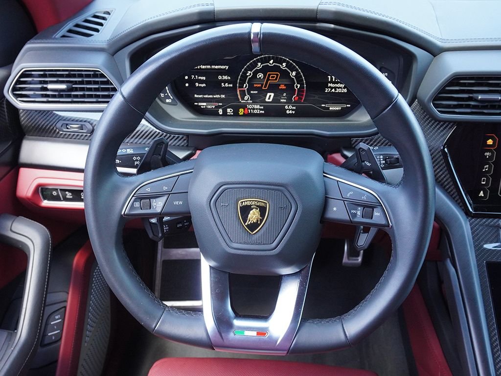 Used 2022 Black Lamborghini Base image 43