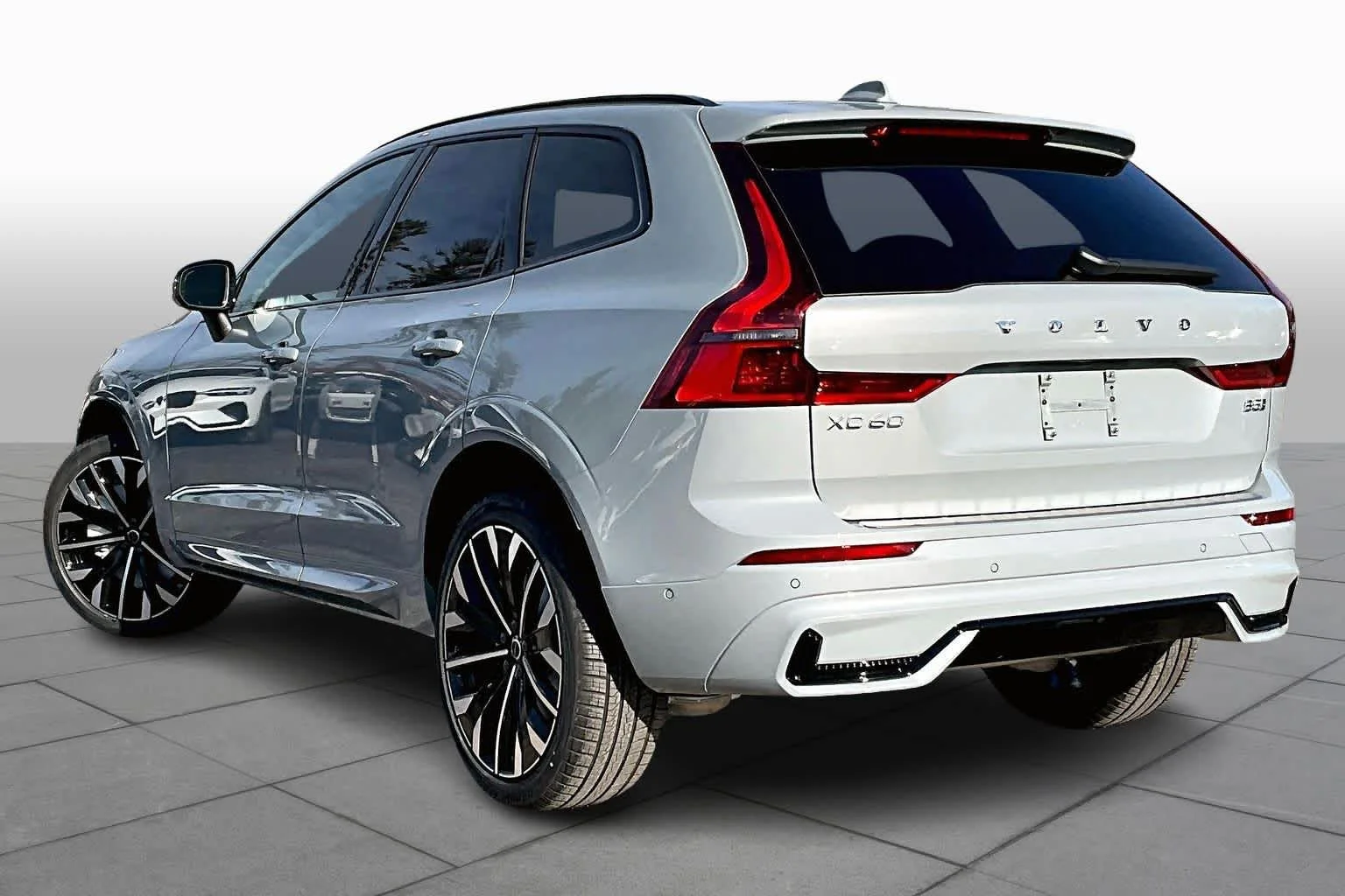 New 2026 Vapour Grey Volvo Ultra image 3