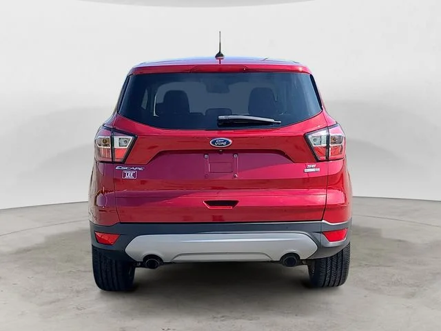 Used 2017 Red Ford SE image 4