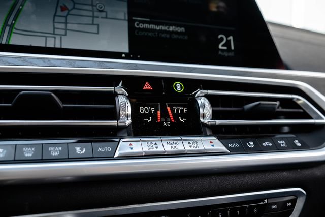 Used 2022 Black Sapphire Metallic BMW xDrive40i image 25