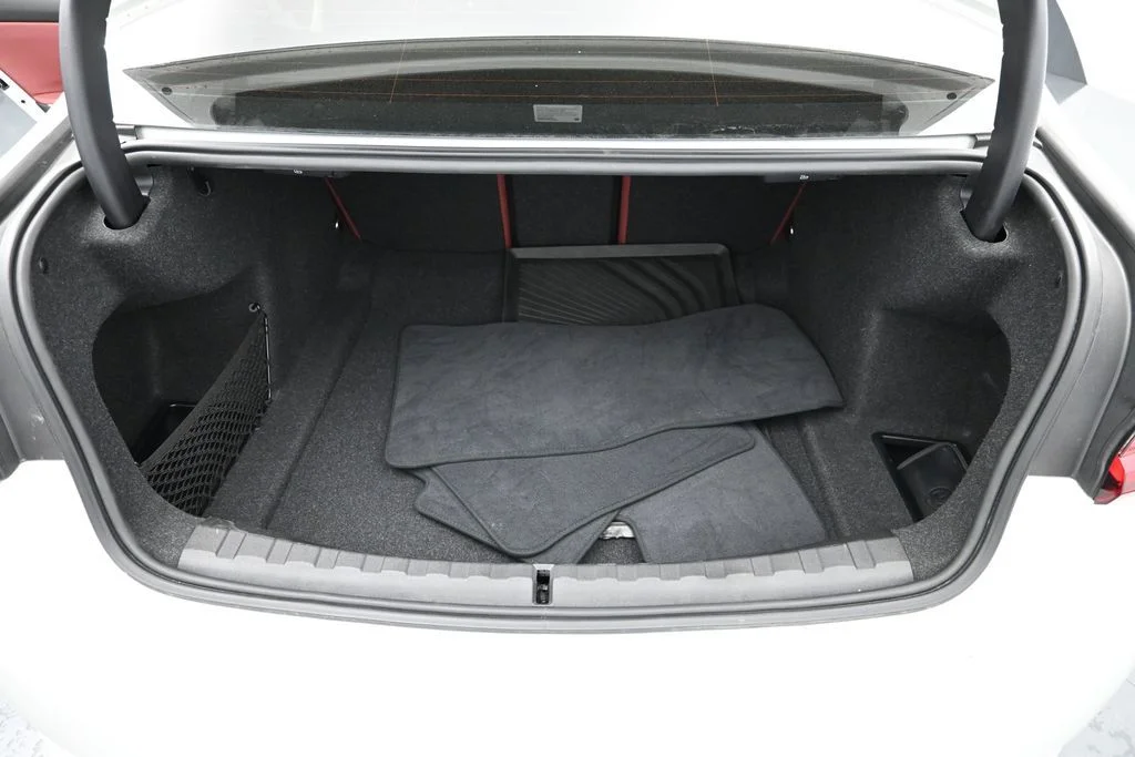 2023 BMW 3 Series 330i - Photo 15