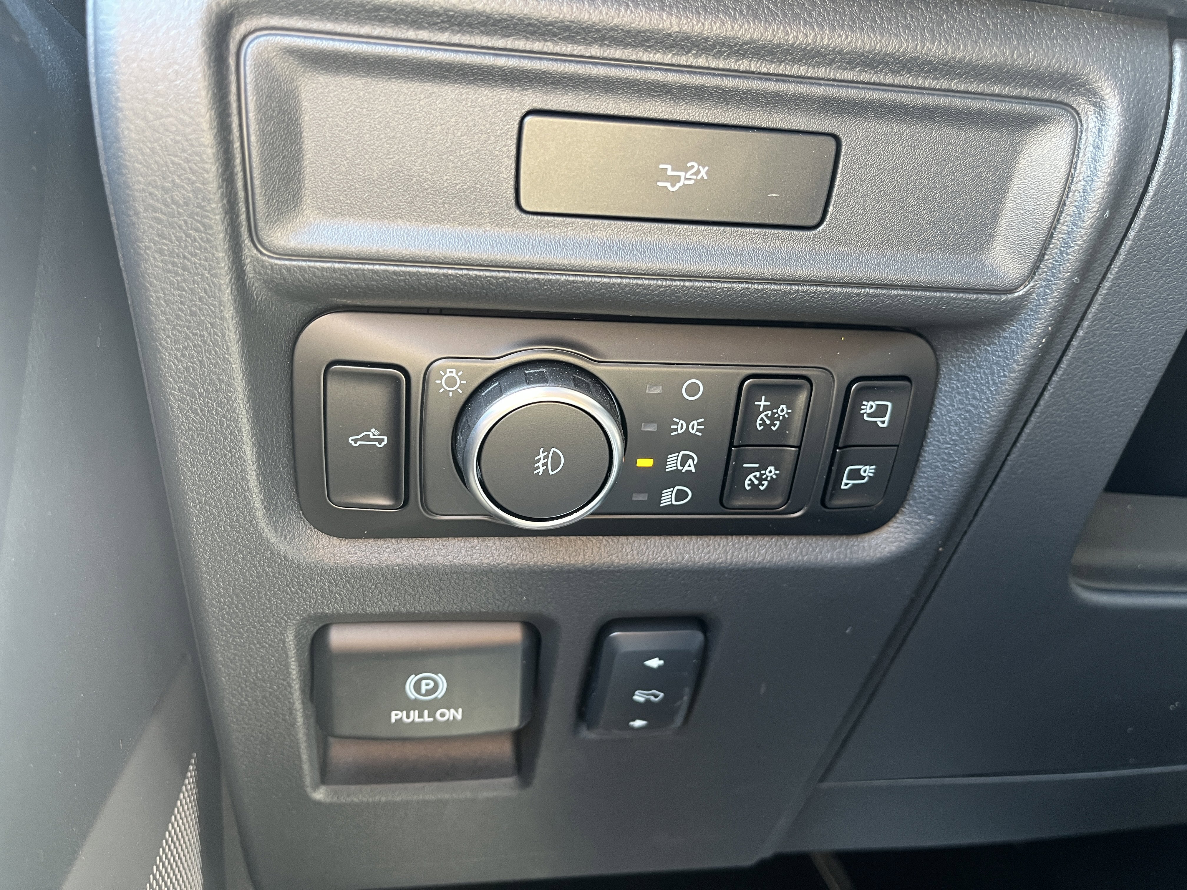 New 2026 Oxford White Ford Lariat® image 22