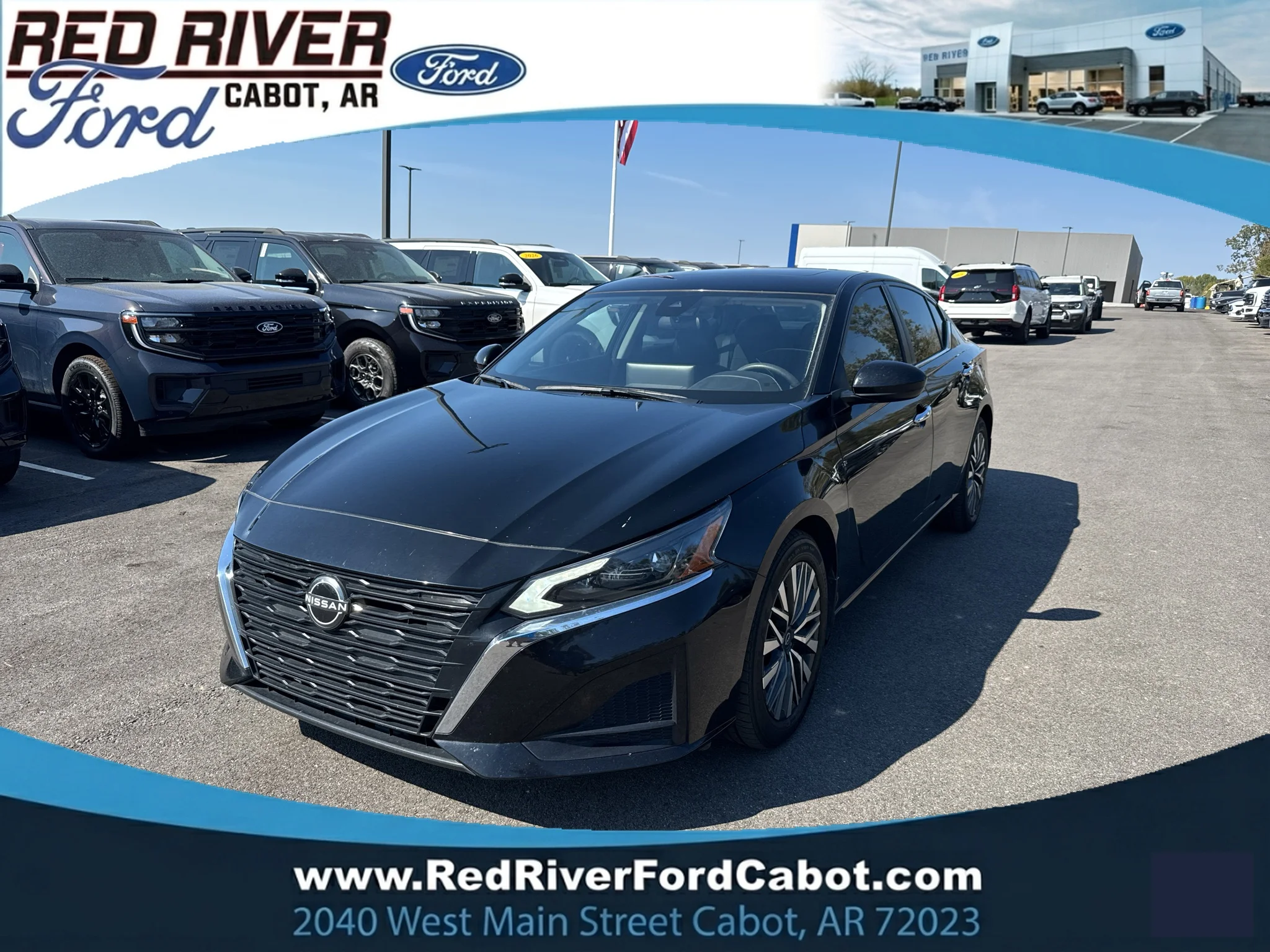 Used 2024 Super Black Nissan 2.5 SV image 1