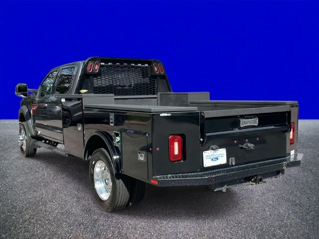 Used 2023 Gray Metallic Ford Lariat image 5