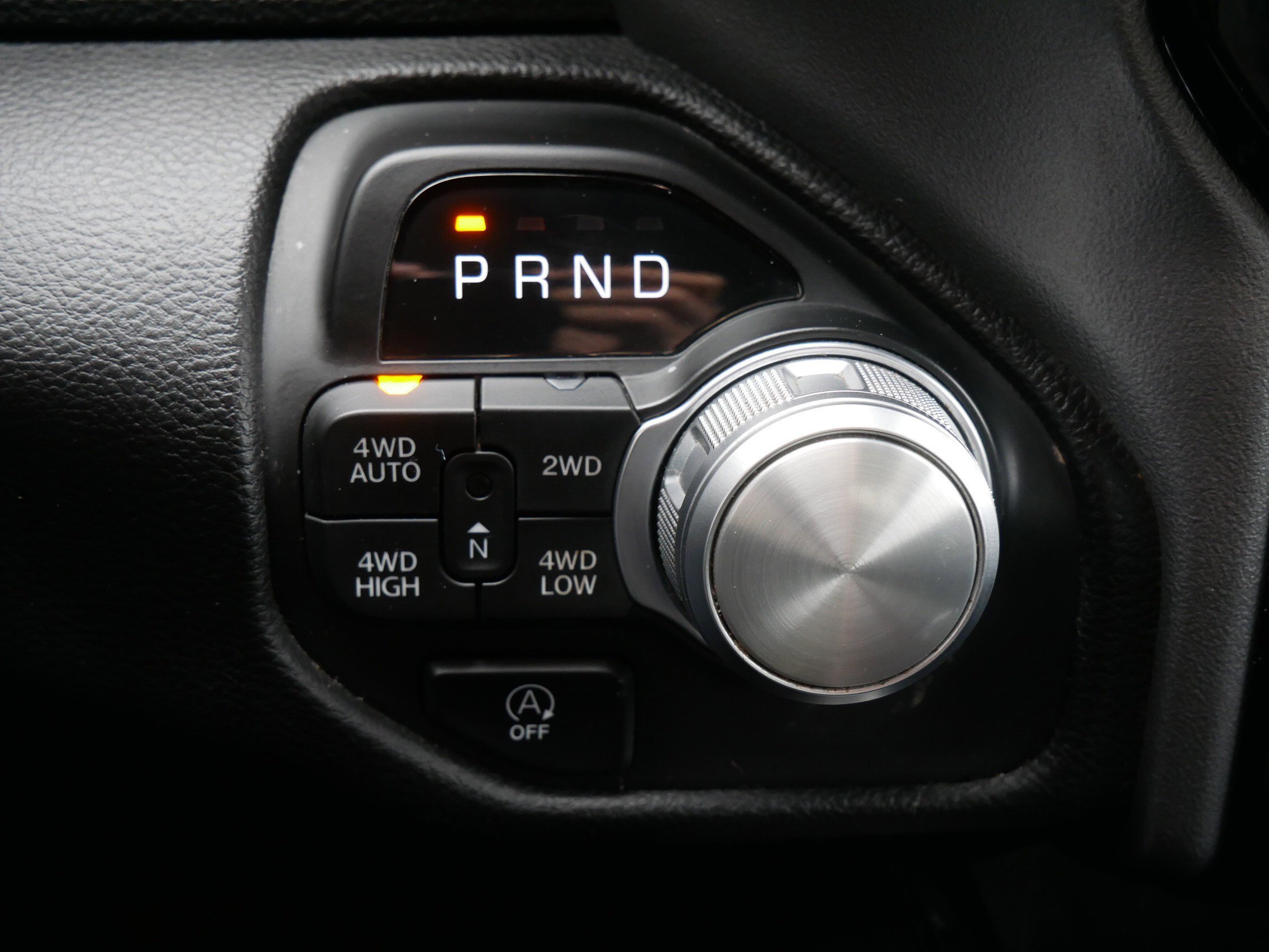 Certified Used 2025 Diamond Black Crystal Pearlcoat Ram Laramie image 24