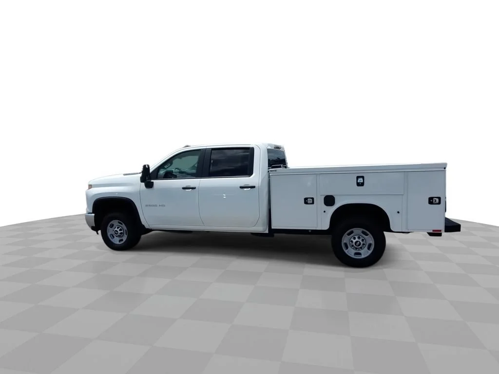 New 2026 Summit White Chevrolet WT image 6