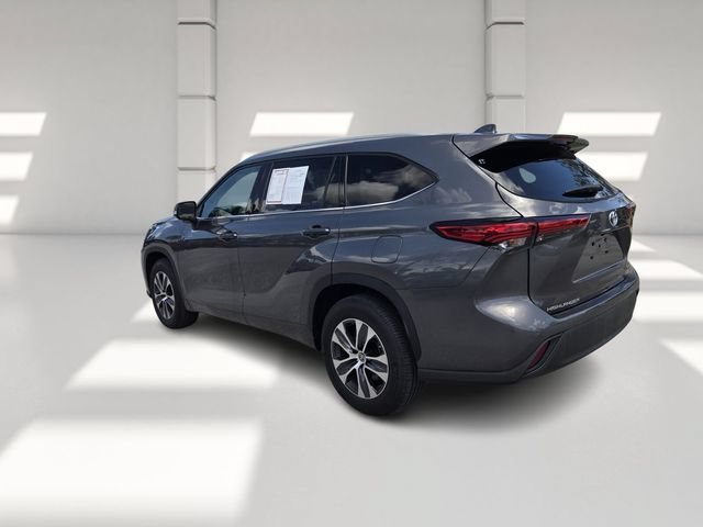 Used 2022 Magnetic Gray Metallic Toyota Hybrid XLE image 9
