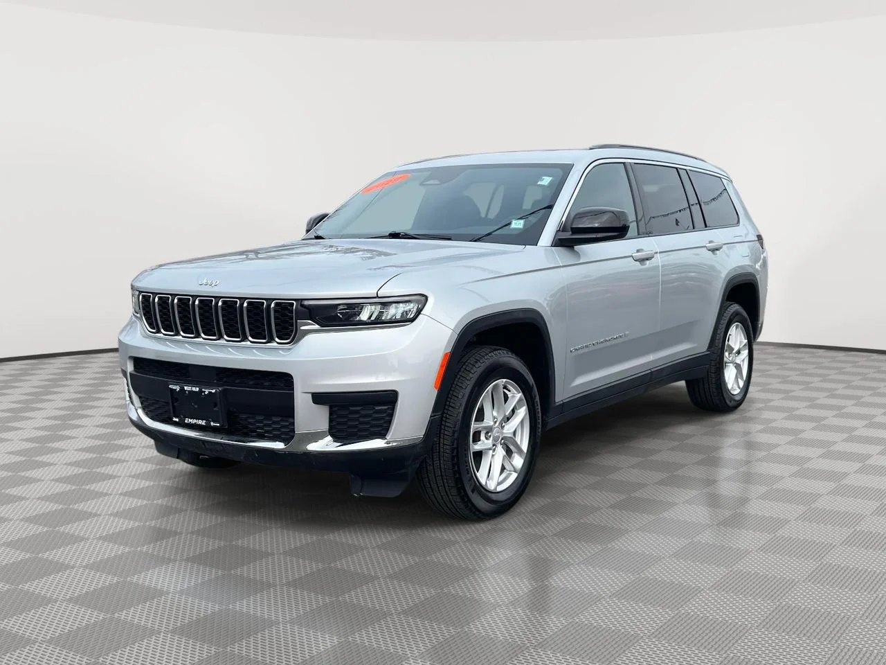 Used 2025 Silver Zynith Jeep Laredo X 4x4 image 3