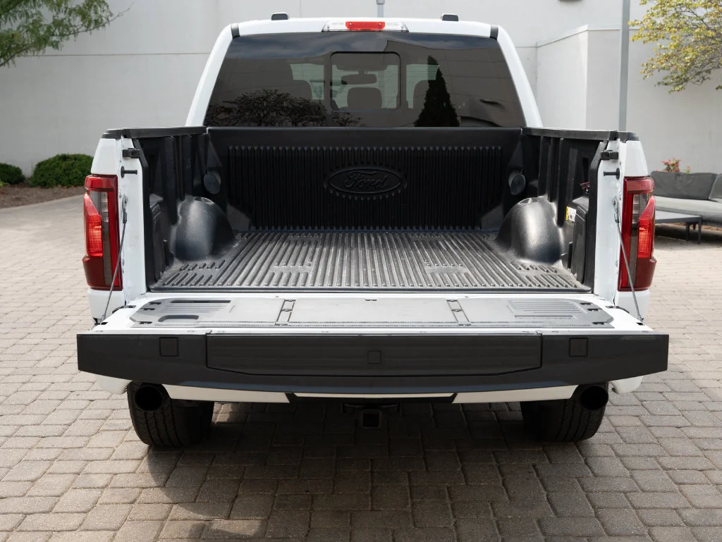 Used 2024 Oxford White Ford XLT image 19