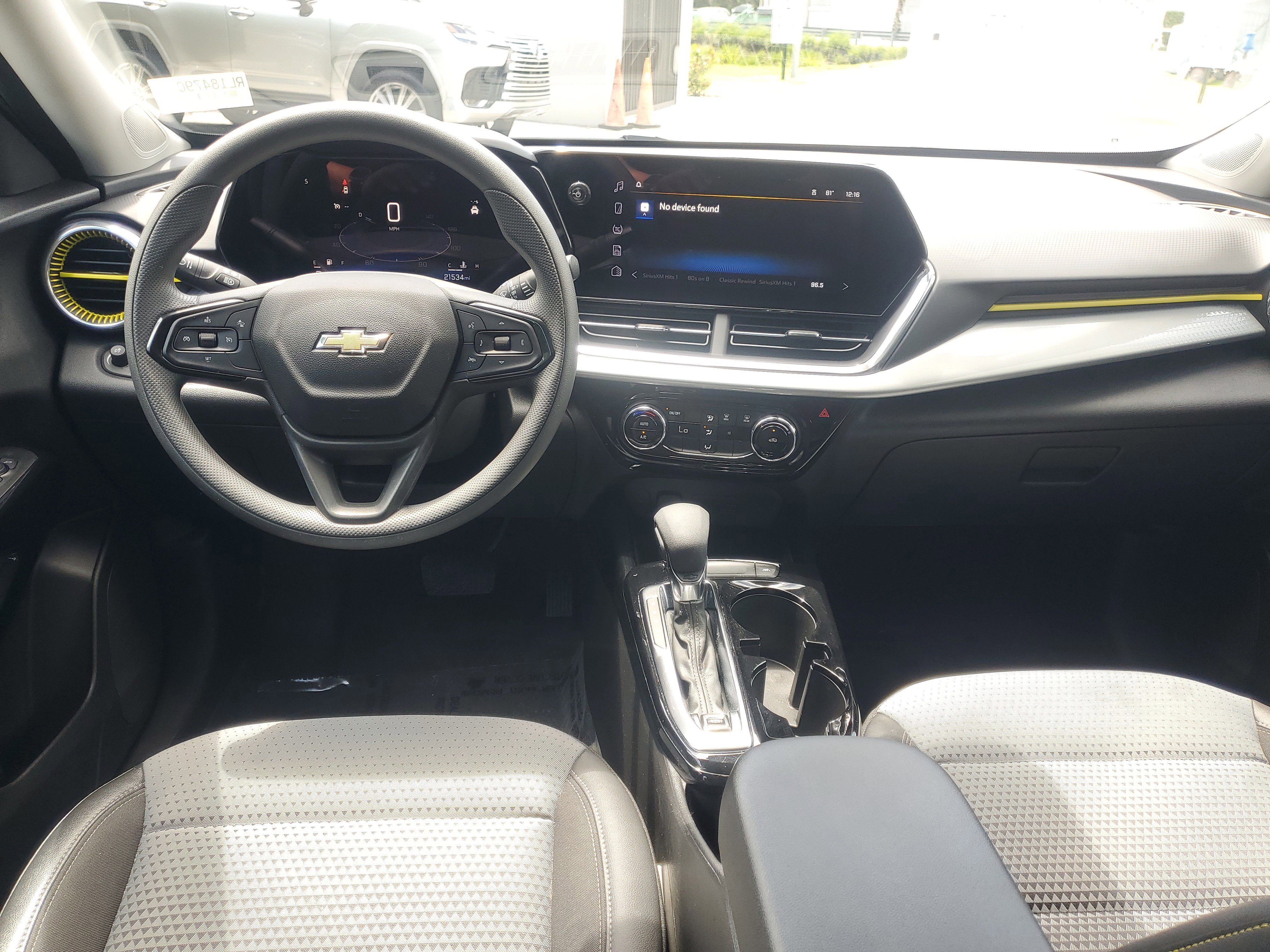 Used 2025 Summit White Chevrolet LT image 9