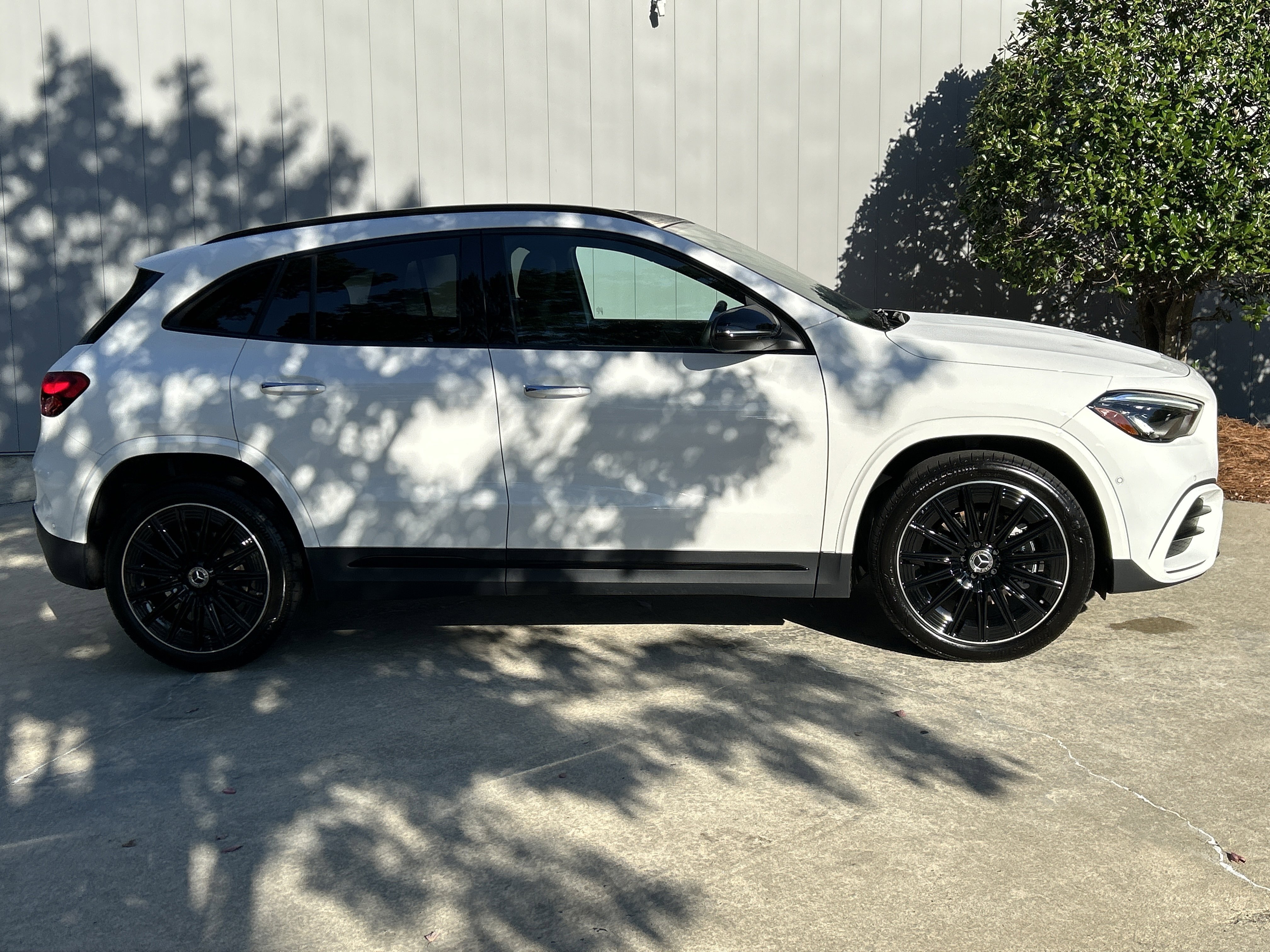Certified Used 2025 Polar White Mercedes-Benz GLA 250 SUV image 16