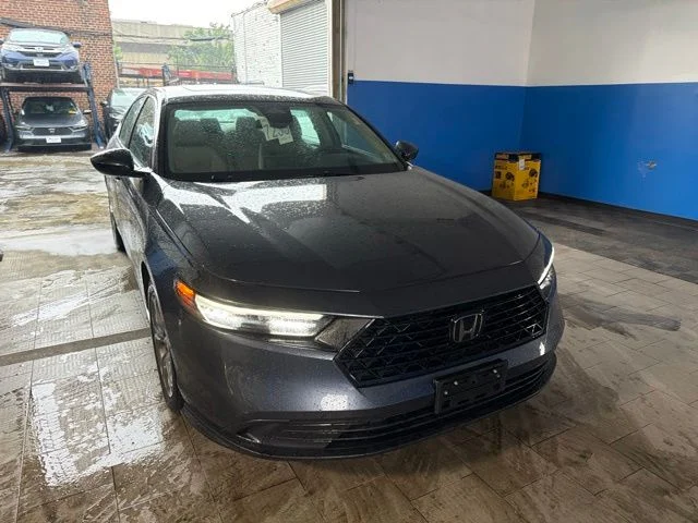Used 2024 Gray Honda EX image 3