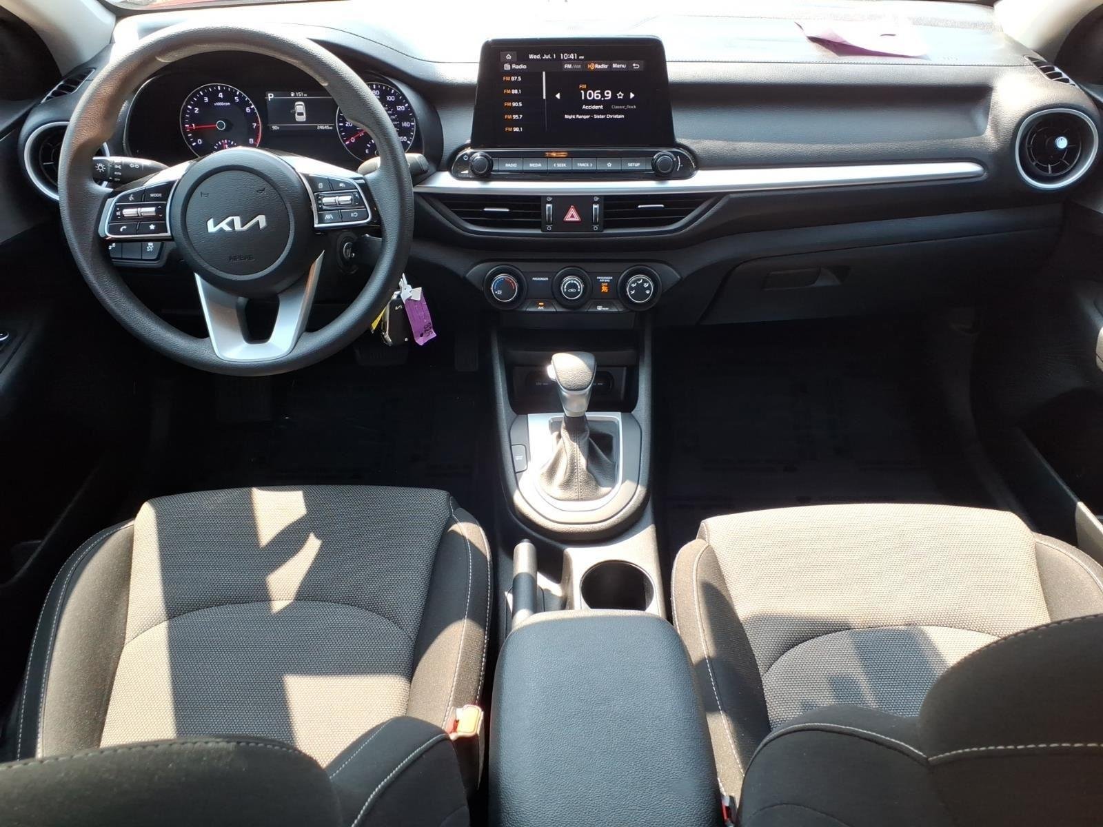 2023 Kia Forte LXS - Photo 11