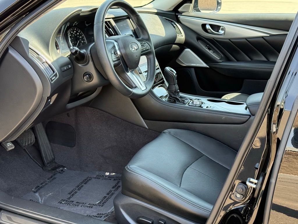 Certified Used 2023 Black Obsidian INFINITI LUXE image 6