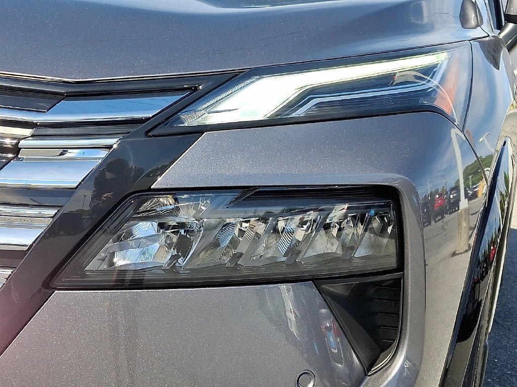 New 2026 Gun Metallic Nissan Platinum image 7