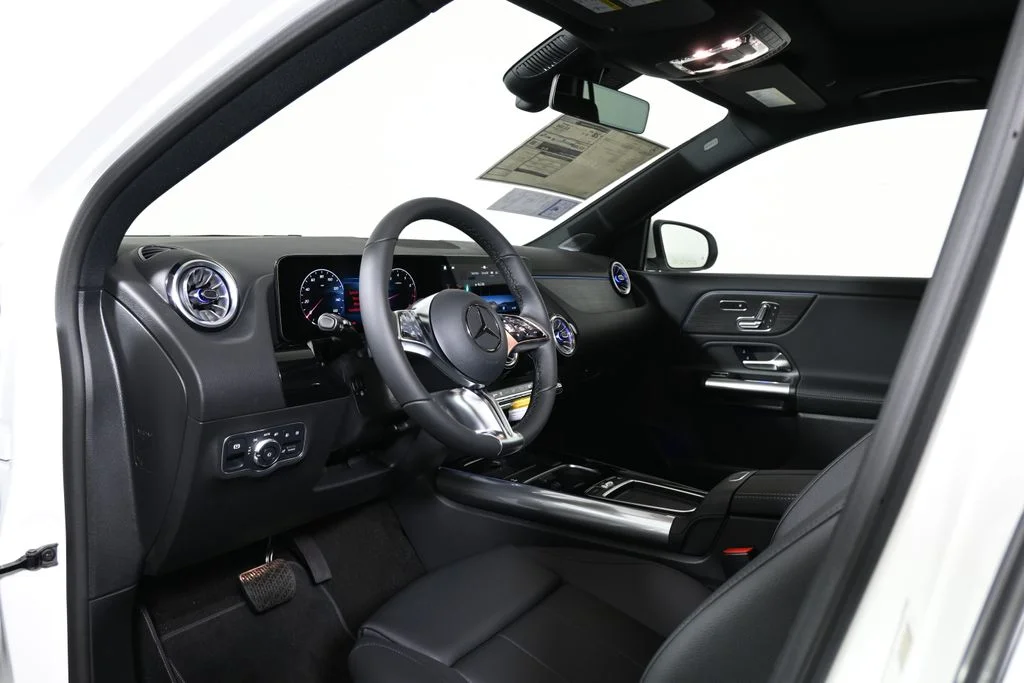 New 2026 White Mercedes-Benz GLA 250 image 14