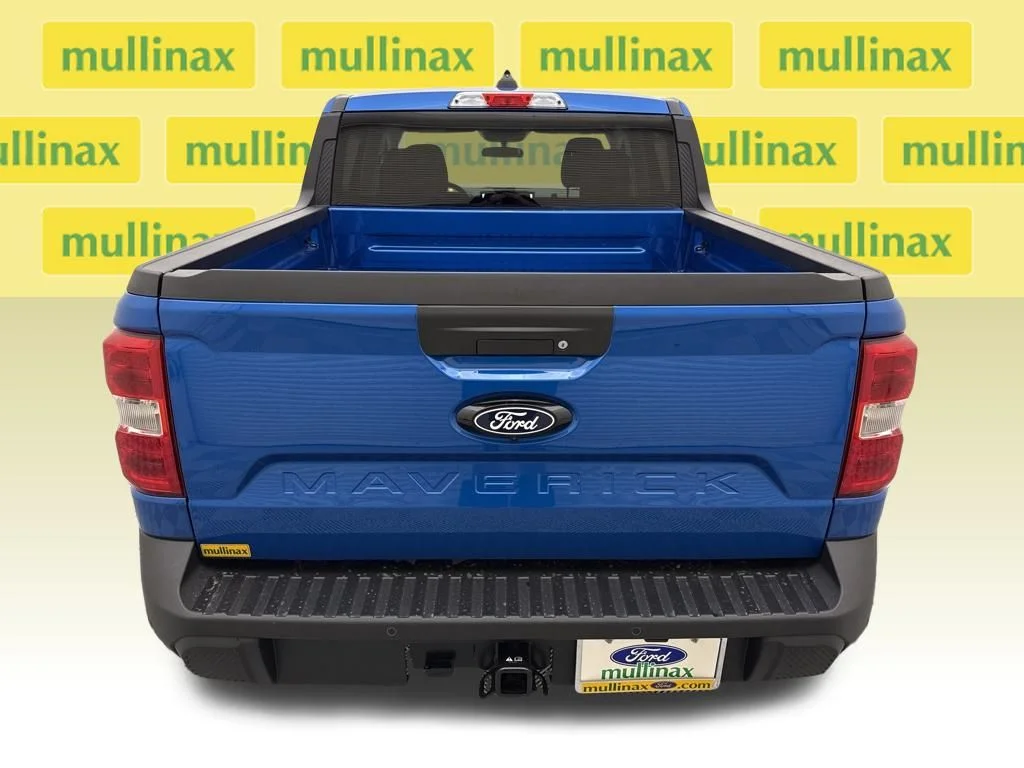 New 2025 Blue Ford XLT image 32