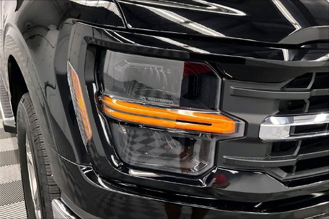 Used 2024 Agate Black Metallic Ford XLT image 33