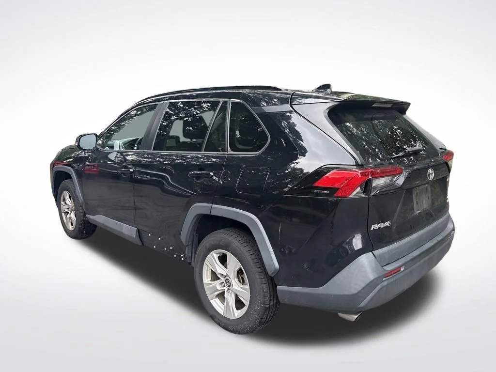 Used 2021 Black Toyota XLE image 3