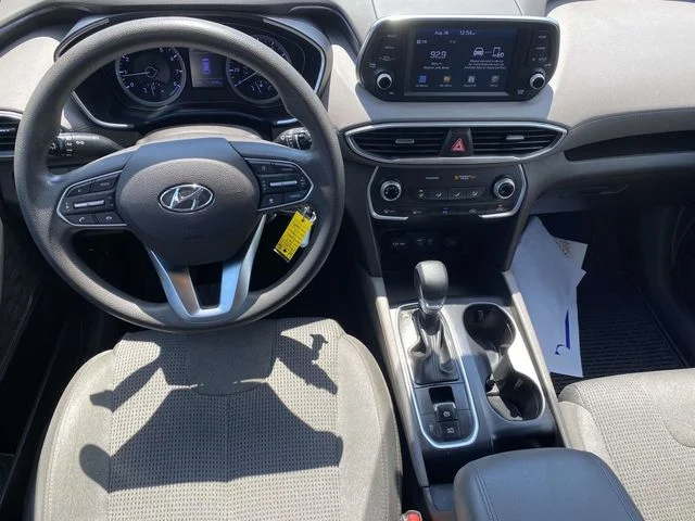 Used 2019 Black Hyundai SE image 10