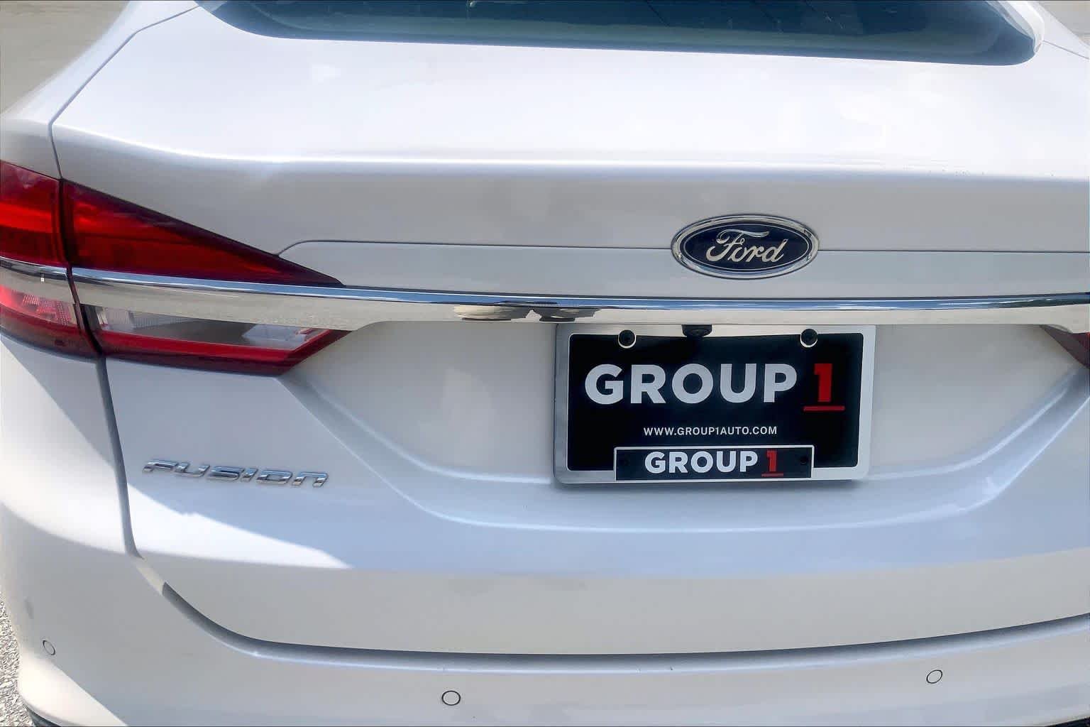 Used 2017 White Platinum Metallic Tri-Coat Ford SE image 30