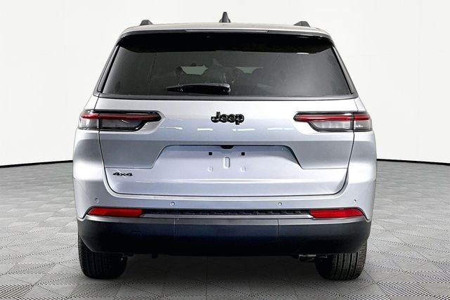 New 2026 Silver Zynith Exterior Paint Jeep Limited image 5