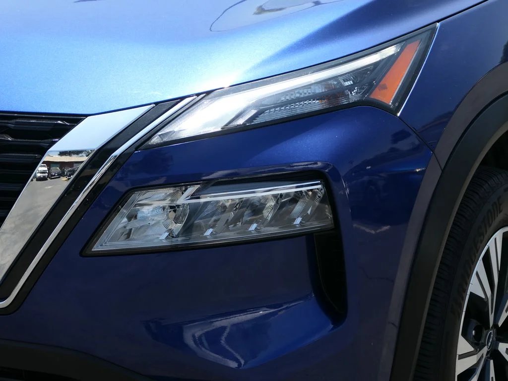Used 2023 Blue Nissan SV image 8