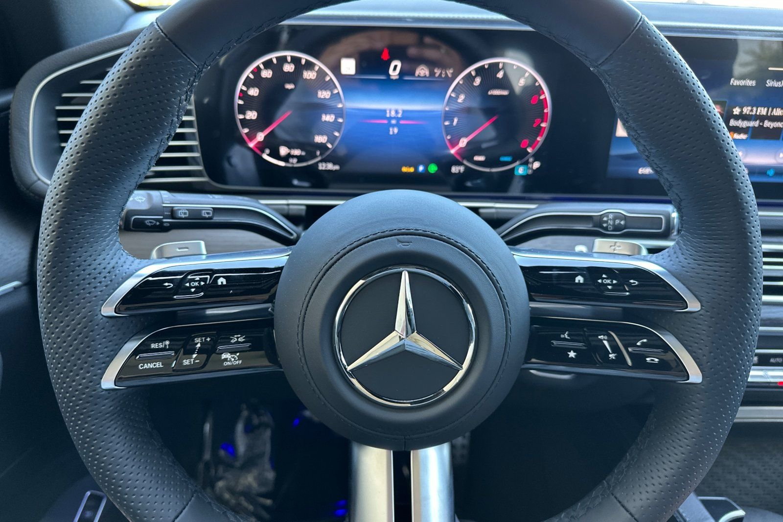 New 2026 White Mercedes-Benz GLS 450 image 25