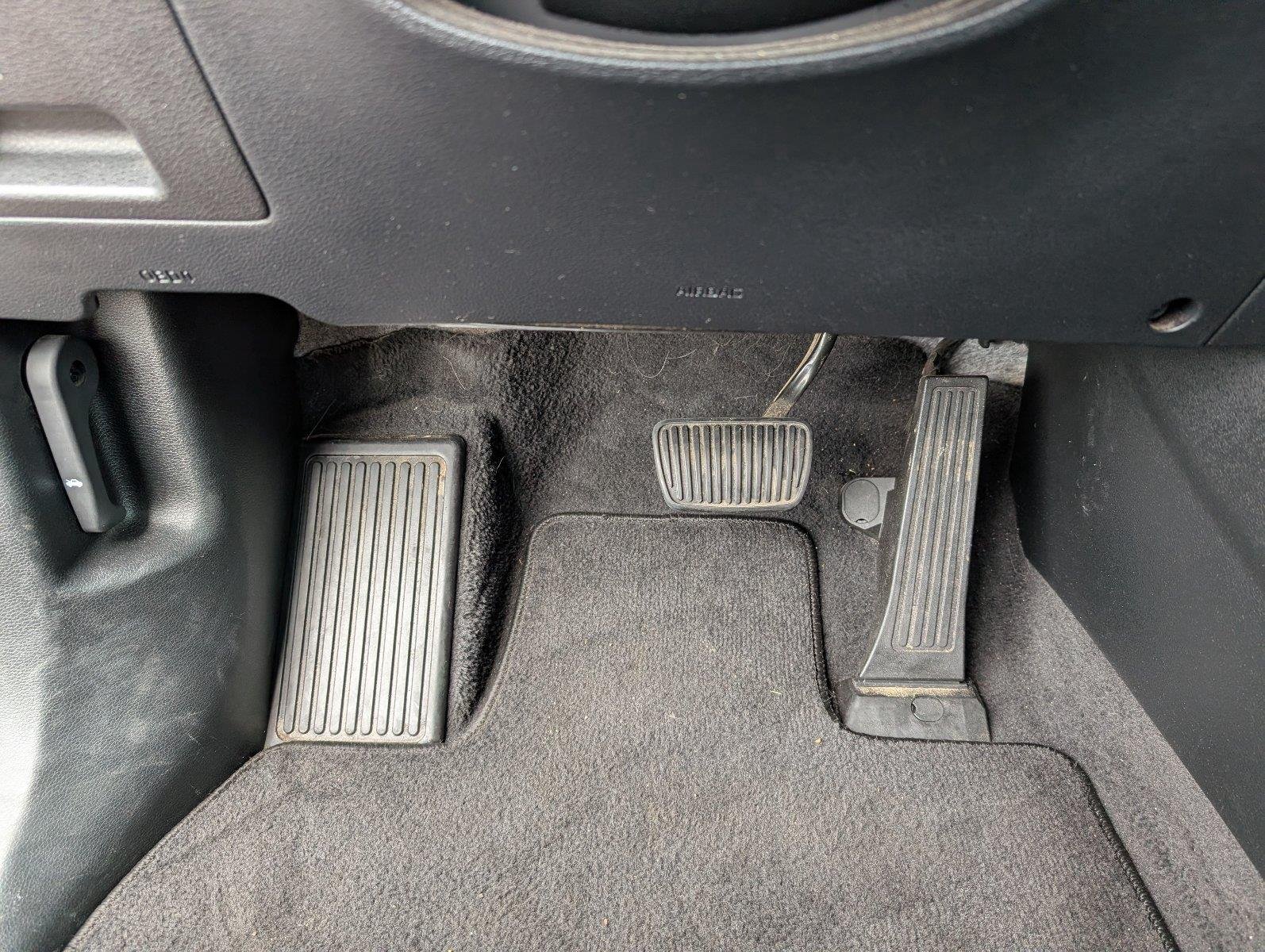 Used 2025 Dark Moss Kia S image 29