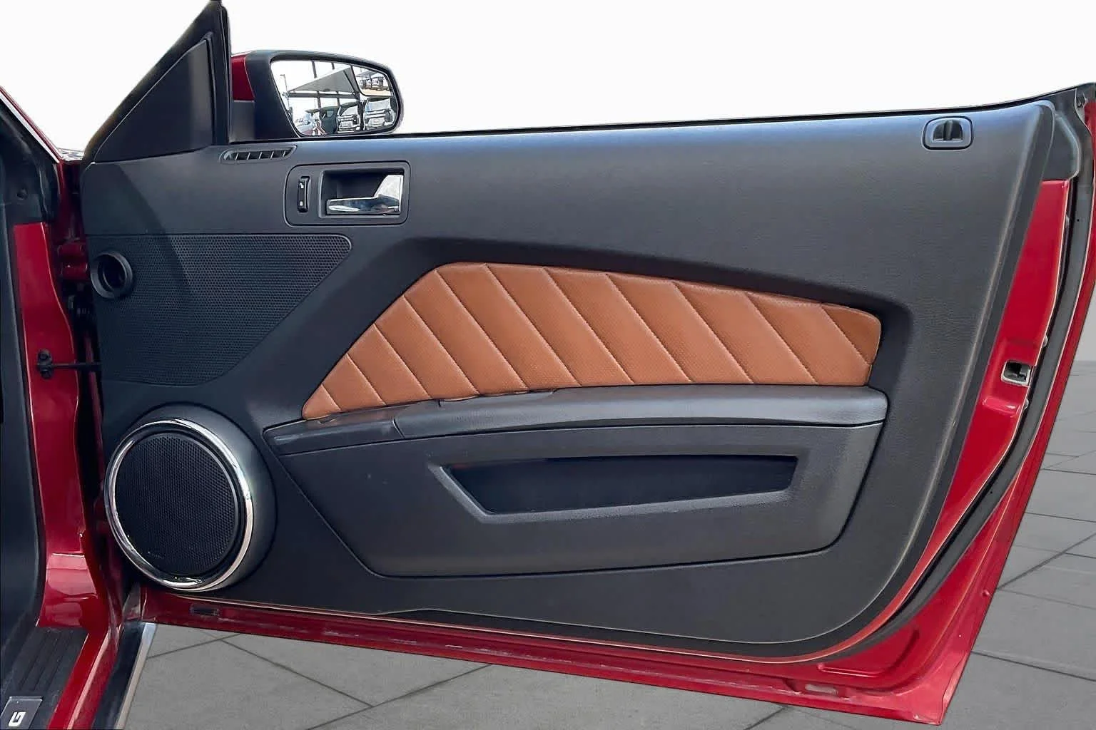 Used 2011 Red Candy Metallic Tinted Clearcoat Ford GT Premium image 18