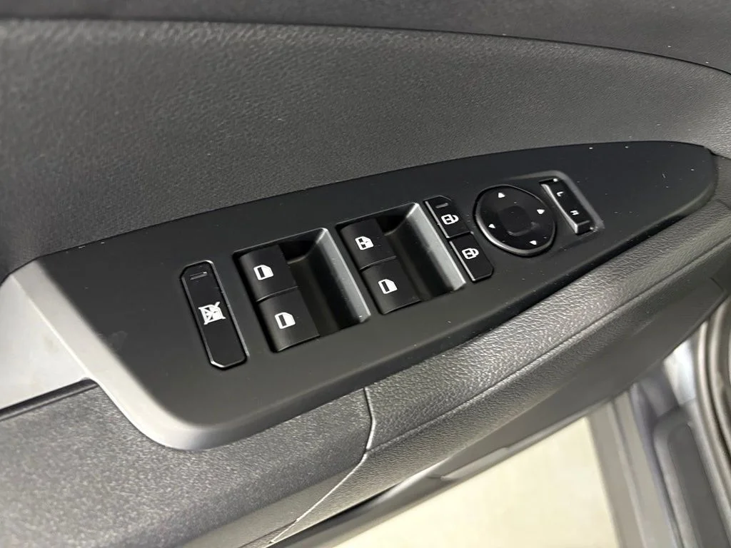 New 2027 Gravity Gray Kia LX image 15