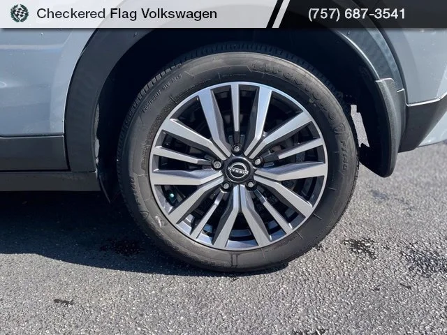 Used 2024 Boulder Gray Pearl Nissan SV image 7