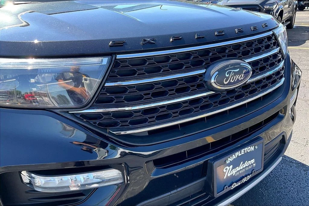 Certified Used 2020 Black Metallic Ford XLT image 31