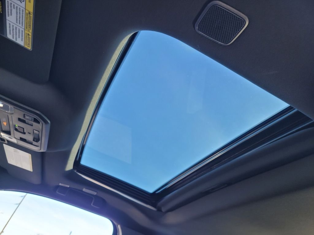 2025 Toyota Tacoma Limited - Photo 15